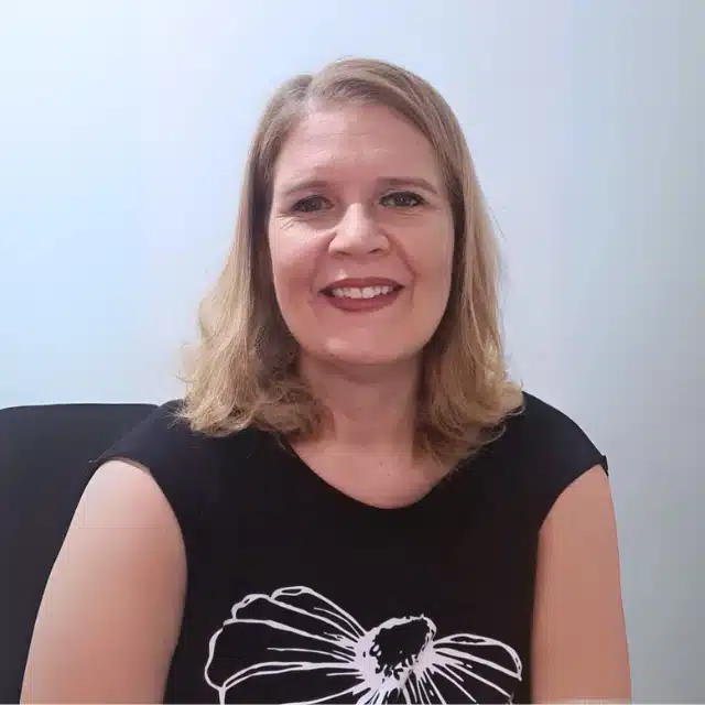 https://www.thefloridalounge.com/wp-content/uploads/2024/11/Luciene2.webp