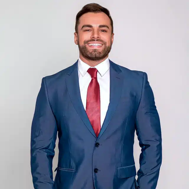 https://www.thefloridalounge.com/wp-content/uploads/2024/11/lucasoliveiera.webp